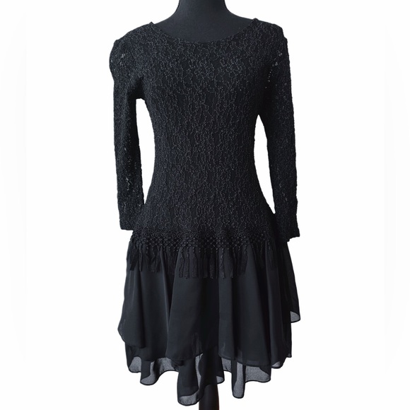 Dresses & Skirts - Elegant Black Lace Vintage Dress